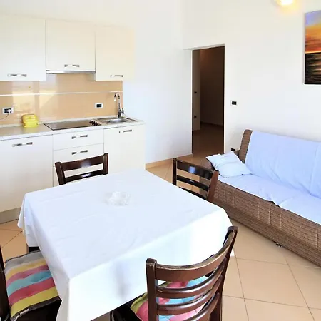 Apartament Lovely In With Kitchen *